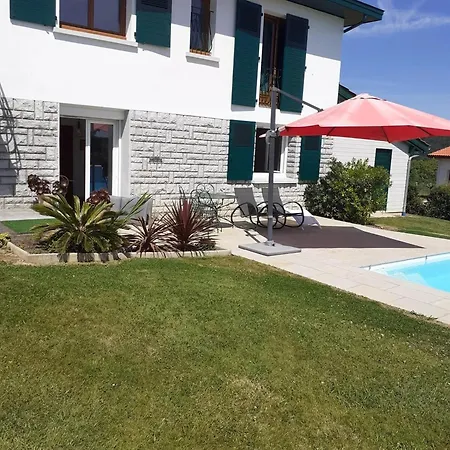 Apartment Avec Piscine Privee A Saint-palais, 60 M² *